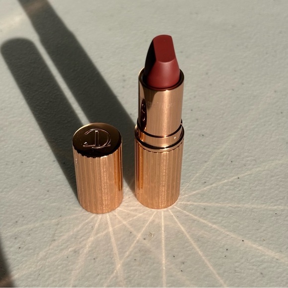 Charlotte Tilbury Lipstick Walk Of no Shame berry rose - Picture 3 of 7